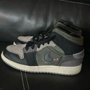 Jordan one sneakers size 4.5
